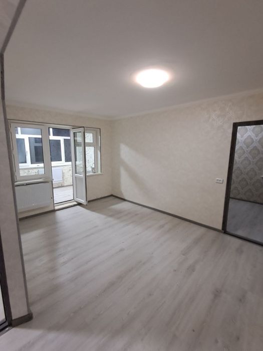 Фрунзенский масивда 2 хонали уй сотилади