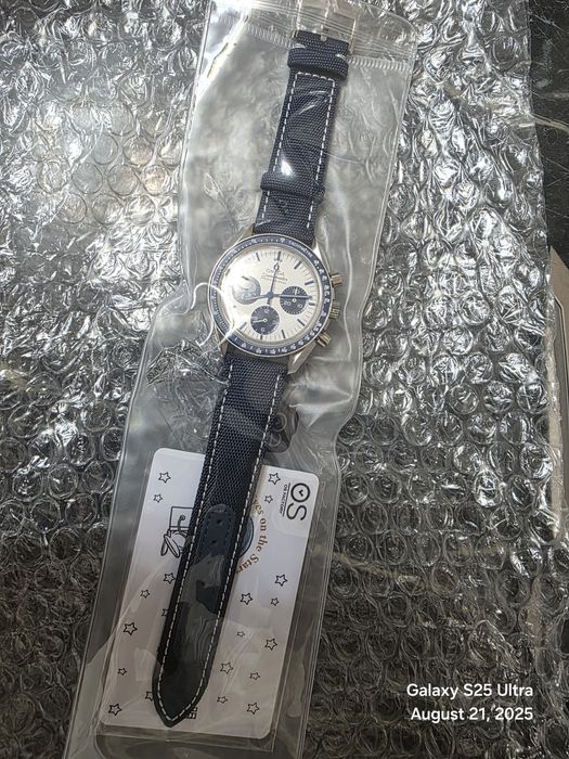 Omega Speedmaster Professional "Snoopy"