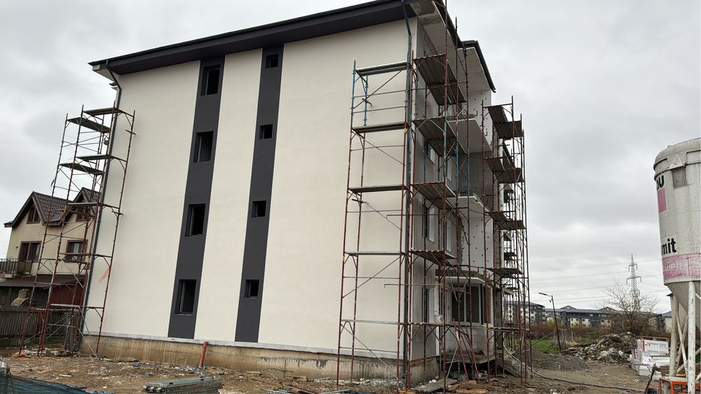 Apartament 3 camere la parter cu curte 150 mp