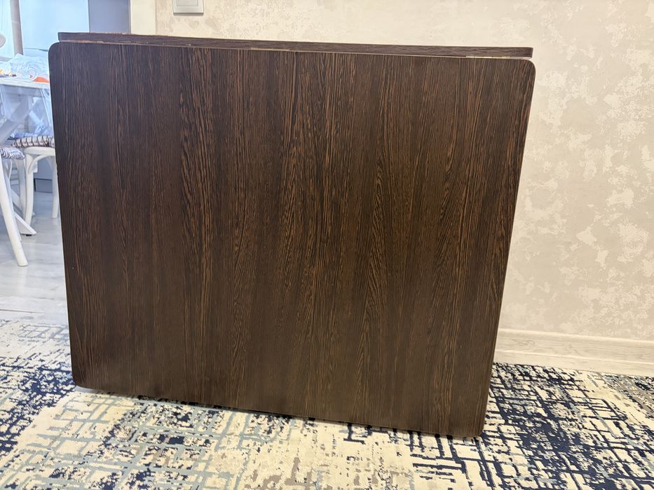 Продаю гостинный Стол раскладной