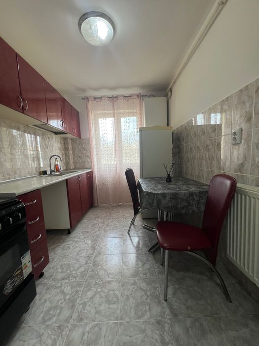 Ofer spre inchiriere apartament cu 2 camere, zona Stadion