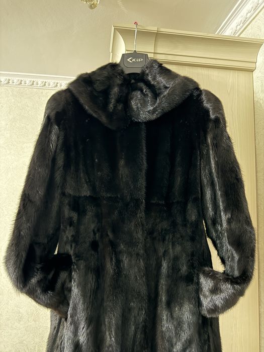 Продам норковую шубу 46-48