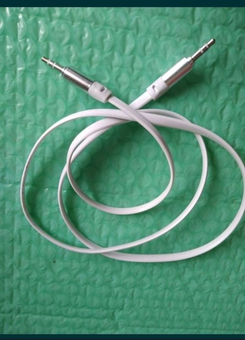 Sisteme de conectare prevăzute cu diferite mufe de adaptare.