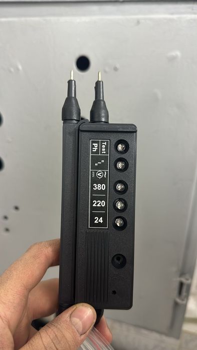 Продам индекатор напряжение