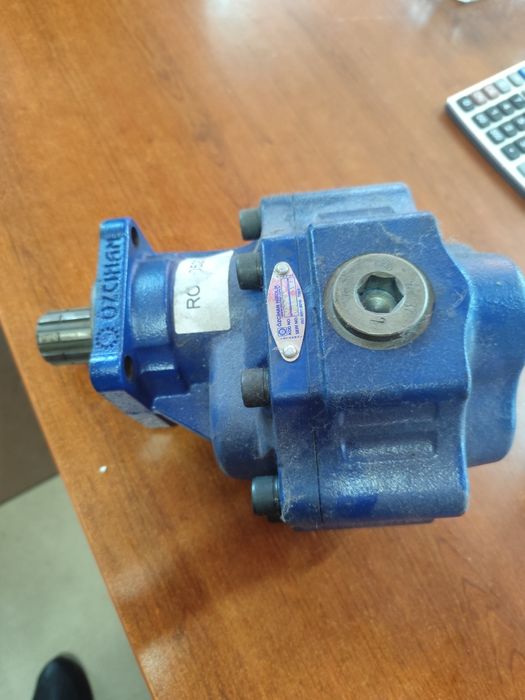 Vând pompă basculare camioane