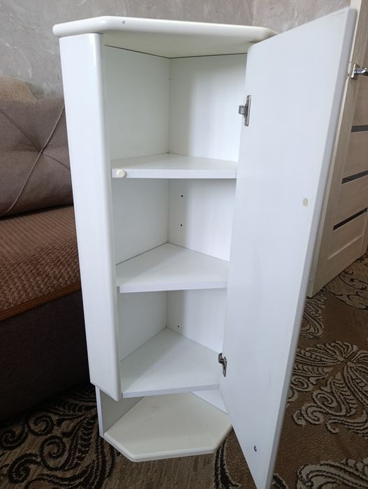 Угловой подвесной шкаф