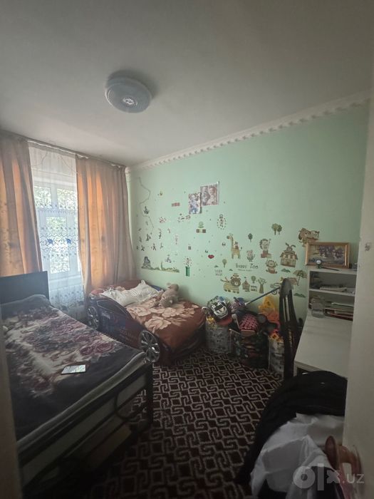 Своя 3в4 комн. Квартира в центре Янгиюля