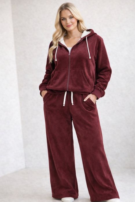 Дамски екипи кадифе от с до 3хл