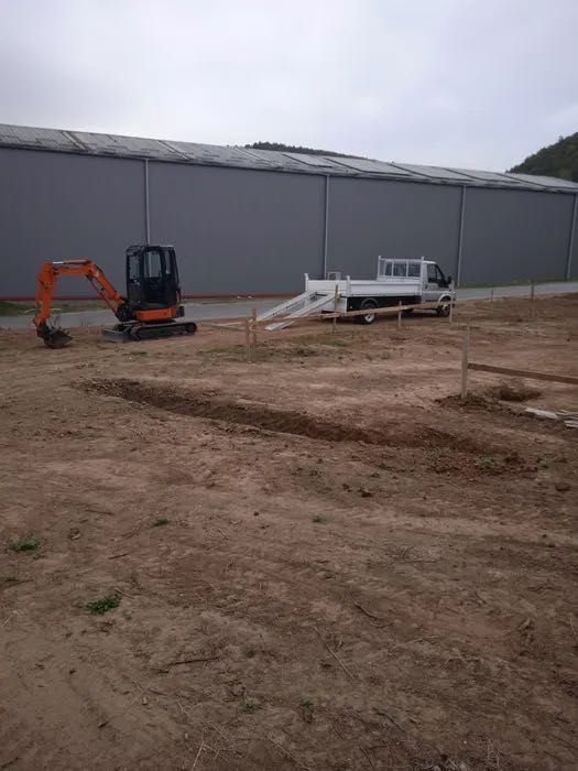 Изкопи с Мини Багер