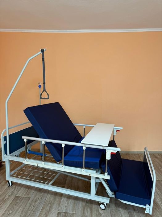 Медицинская кровать