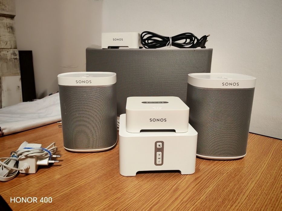 Vând 2  Sonos Play1 și 2 Boxe Play 5