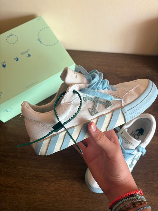 Adidași Off White Vulcanic