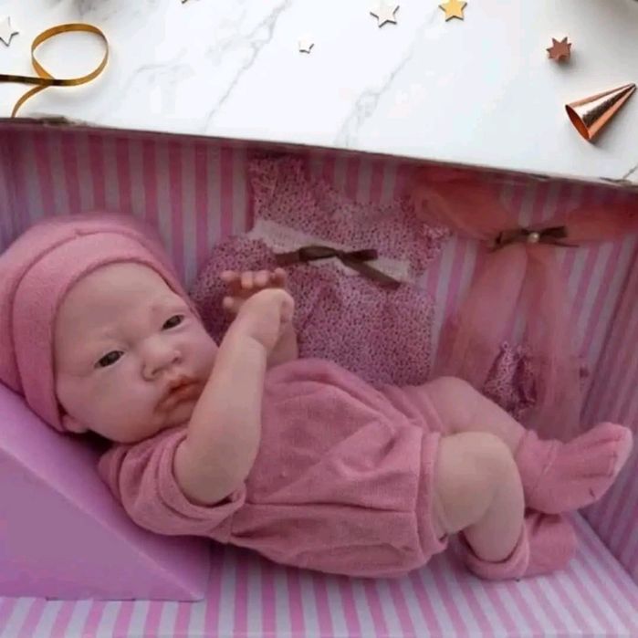 Реалистично бебе