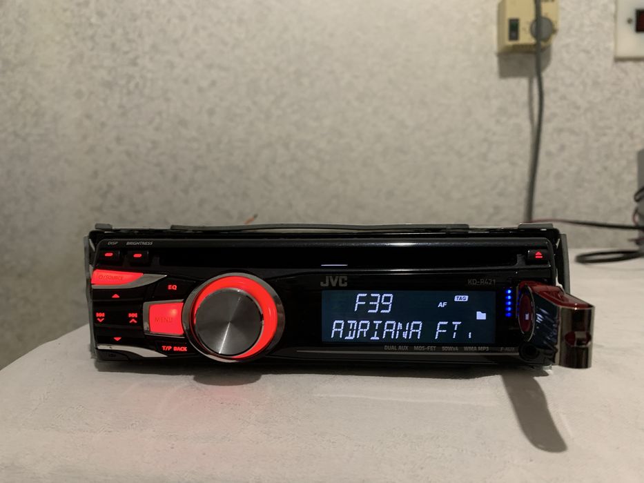 Авто Cd плеър JVC USB