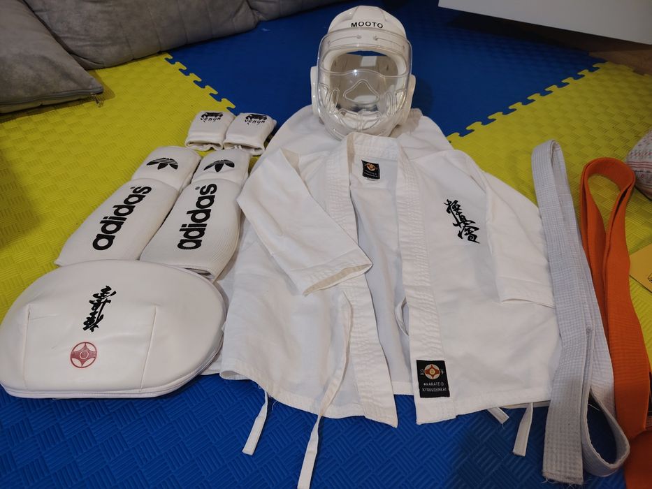 Срочно продам форму для каратэ в хорошем состоянии