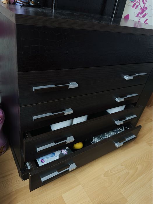 Продам комод туалетный столик