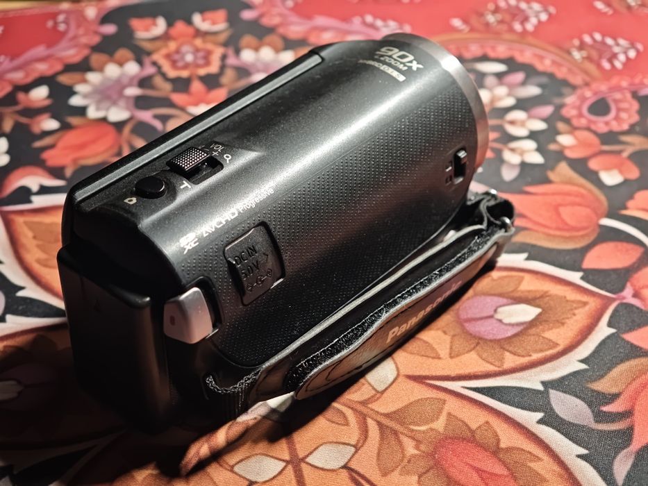 Panasonic hc-v180