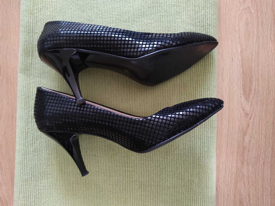 Елегантни дамски обувки на Rivas