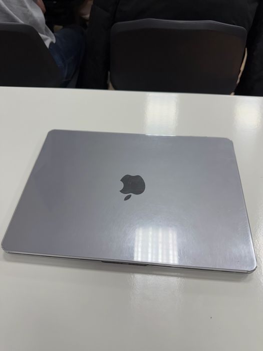 Macbook Air M2 13.6