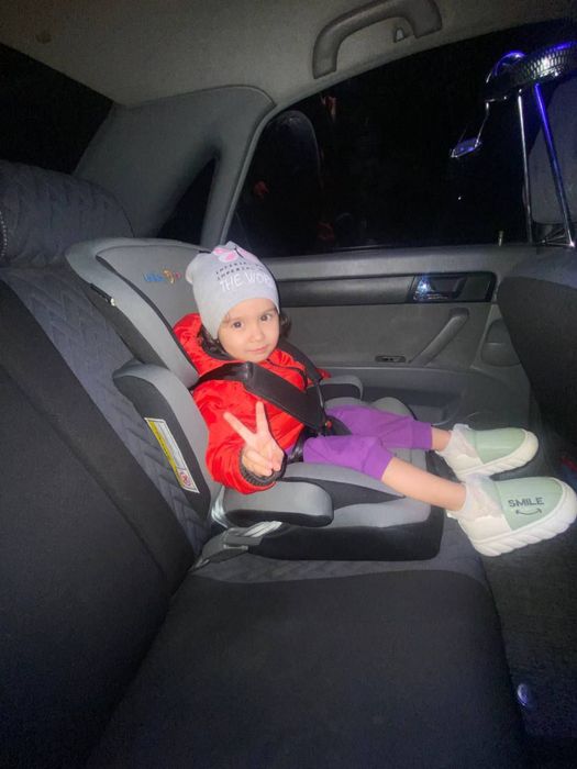 Новые автокресла с 9 кг до 36 кг, расцветки темно серые, доставка