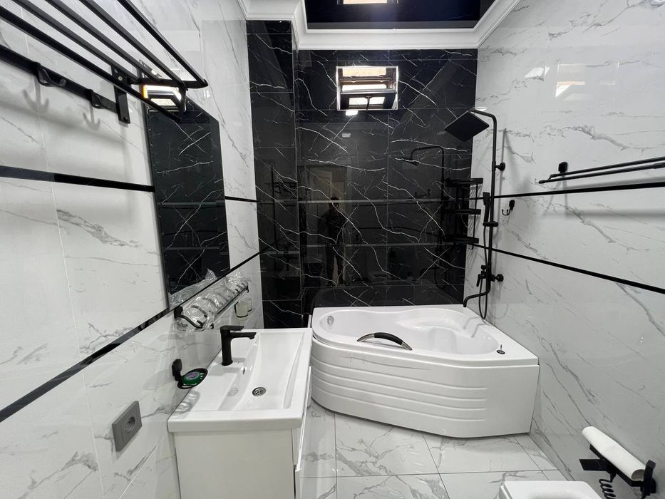 Продаётся новый хайтек участок угловая Юнусабадский район до метро 10м