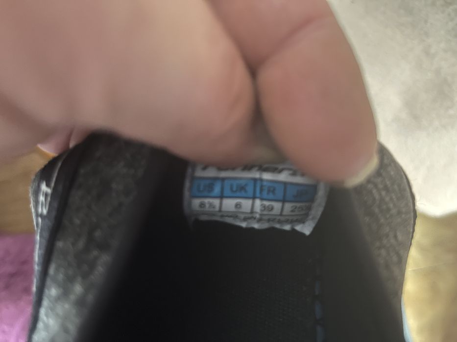 Продавам много запазени маратонки Runners 39 номер