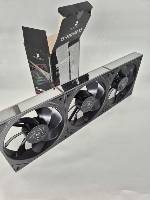 Set 3 Ventilatoare Thermalright TL-M12QR X3 Black (Reverse) Incomplet