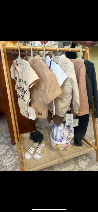 Напольная детская вешалка для одежды