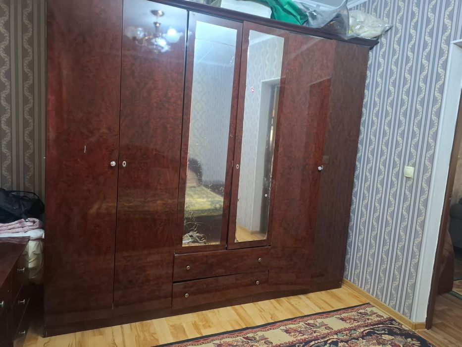 Продам мебель срочно.