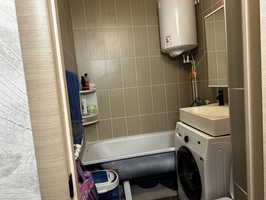 3 бөлмелі пәтер (шұғыл )сатылады