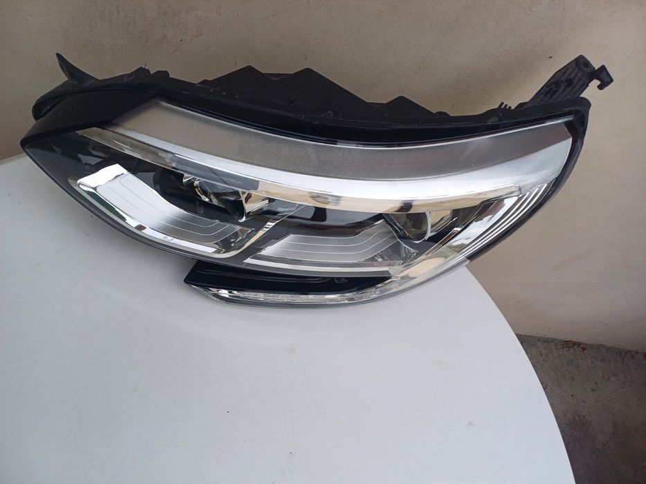 Ляв фар за Renault Megane IV;  2015г.-2019г.