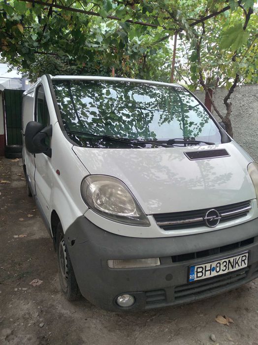 Opel Vivaro 1.9 Tdi an 2001, pentru marfa, inclus suport acoperis
