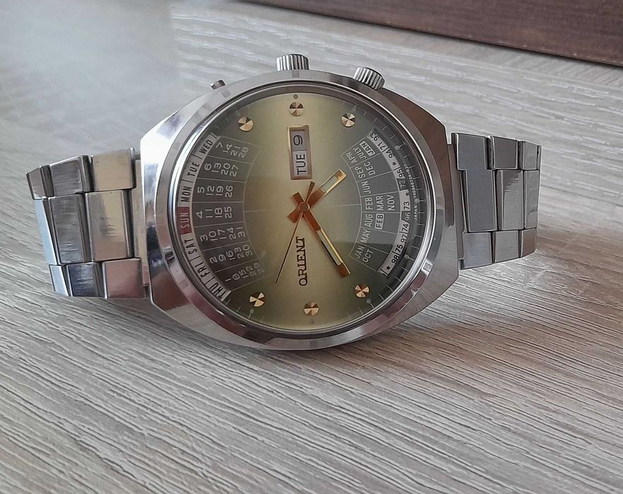 Ceas Orient multi year calendar automatic din anii '70  impecabil