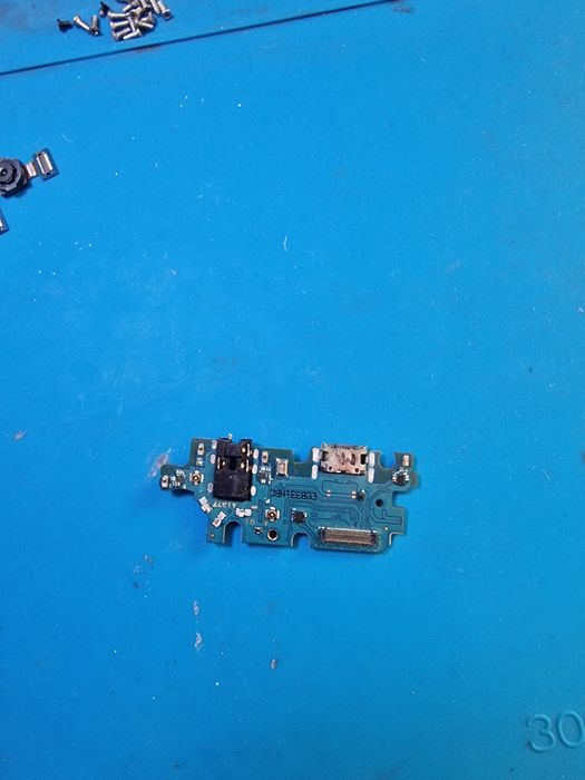 Samsung A13 ( НА ЧАСТИ)