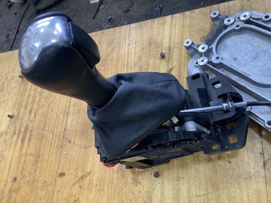 Range rover sport 2012година 3.0d 245кс Скоростен лост с жило