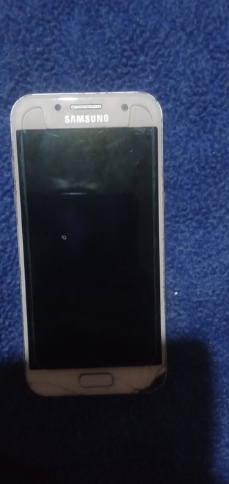 Продам телефон samsung