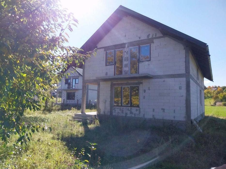 Casă nouă de vânzare sau teren