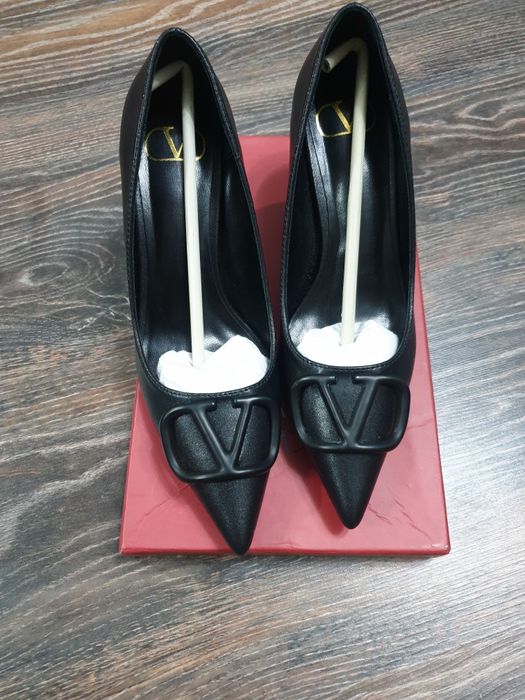 Туфли лодочки на невысоком каблуке