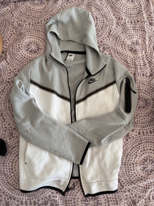 Дънки, Nike, тениски, потници горница