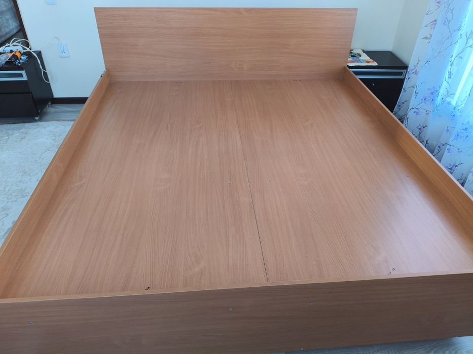 Кровать двуспальная 1,8х2,0