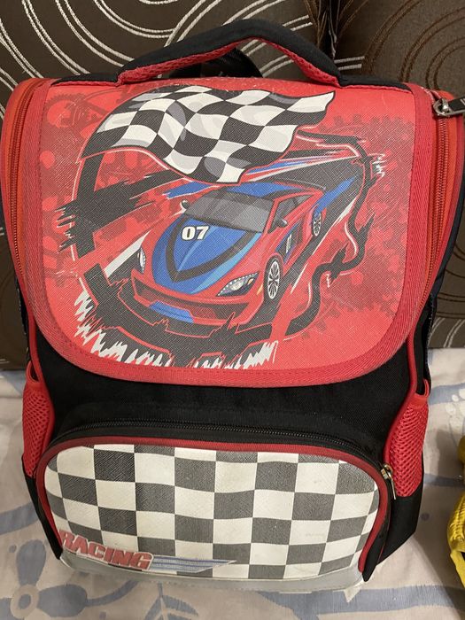 Твердый рюкзак детский