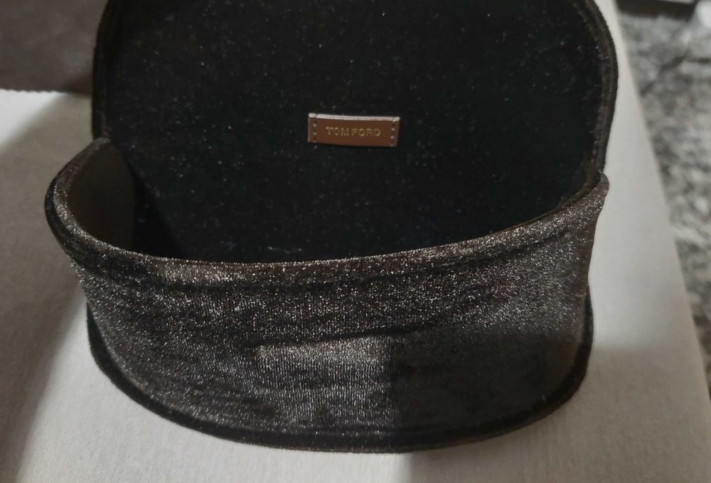 Оригинални Tom Ford очила – Quentin TF 463 52K, почти неизползвани