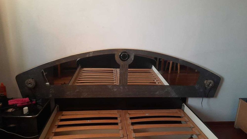 кровать двух спальная