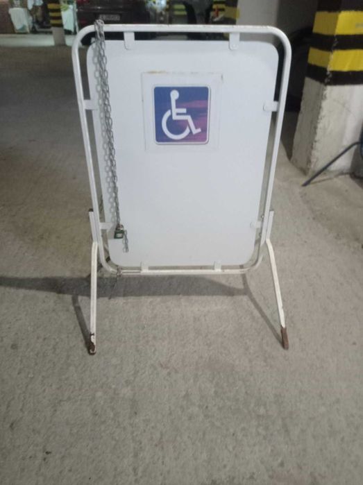 Табела за паркинг, паркинг табела, рекламен стопер