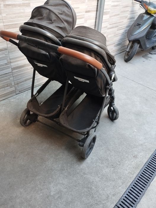 Продавам количка за близнаци chipolino duo