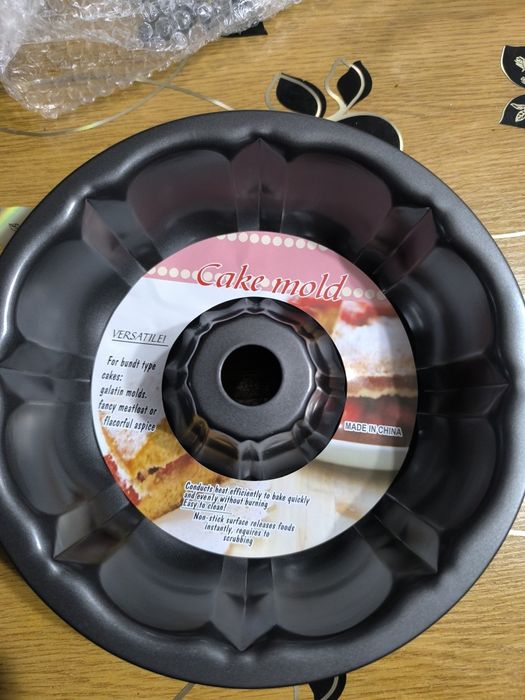 Продавам чисто нови форми за кекс