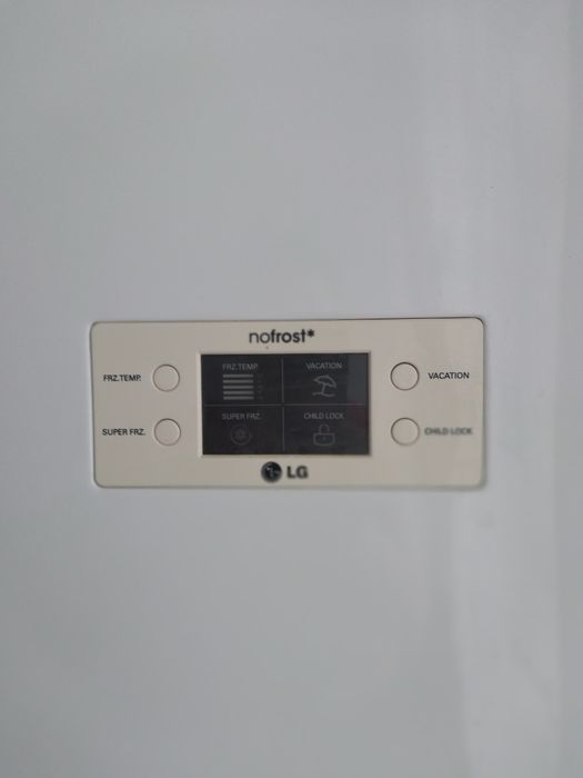Холодильник LG  без инея и разморозки