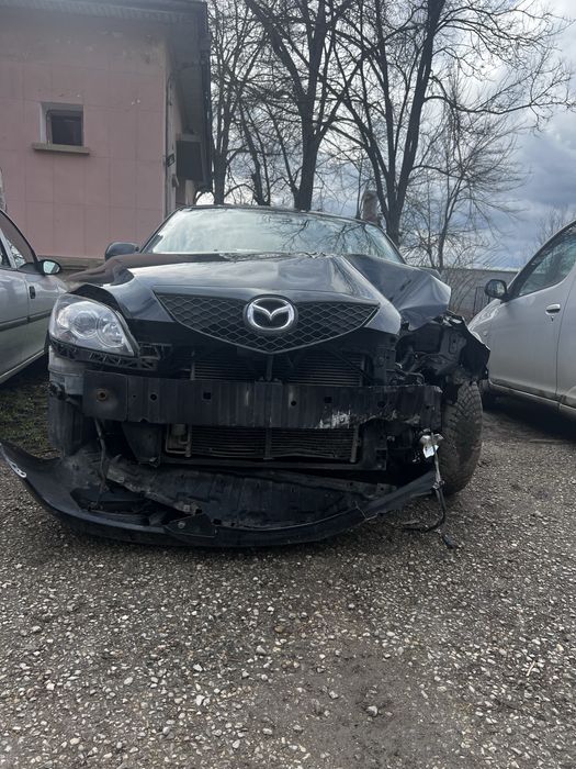 Продавам Мазда 3 на части