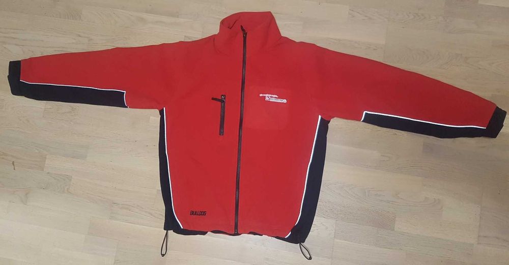 Яке BULLDOG BW размер L червено