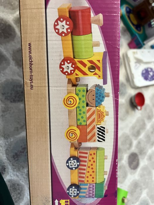 Продам деревянный паровощик. 18 деталей